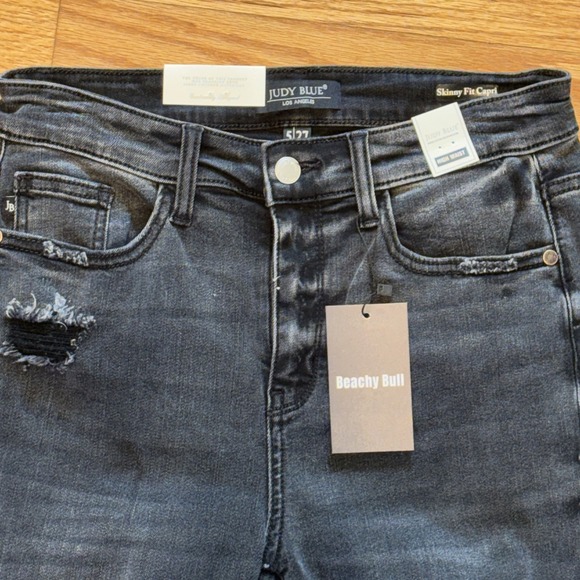 Judy Blue Jean High Waist‎ Size 5 Destroyed Denim Black Skinny Fit Capri NWT - Picture 2 of 10
